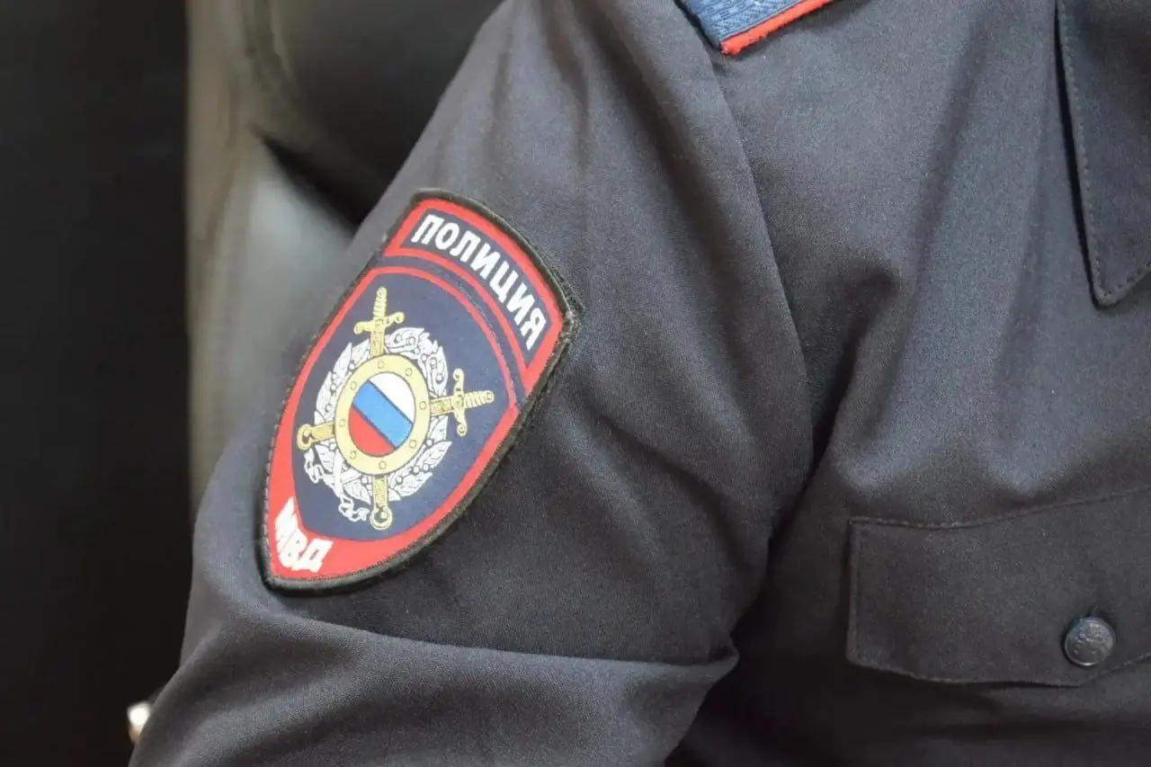 В Ставрополе задержан мошенник, обманувший женщину при заказе навеса
Подозреваемый, 34-летний житель Михайловска, получил 50 тысяч рублей предоплаты, но работу не выполнил и потратил деньги | Сетка — социальная сеть от hh.ru