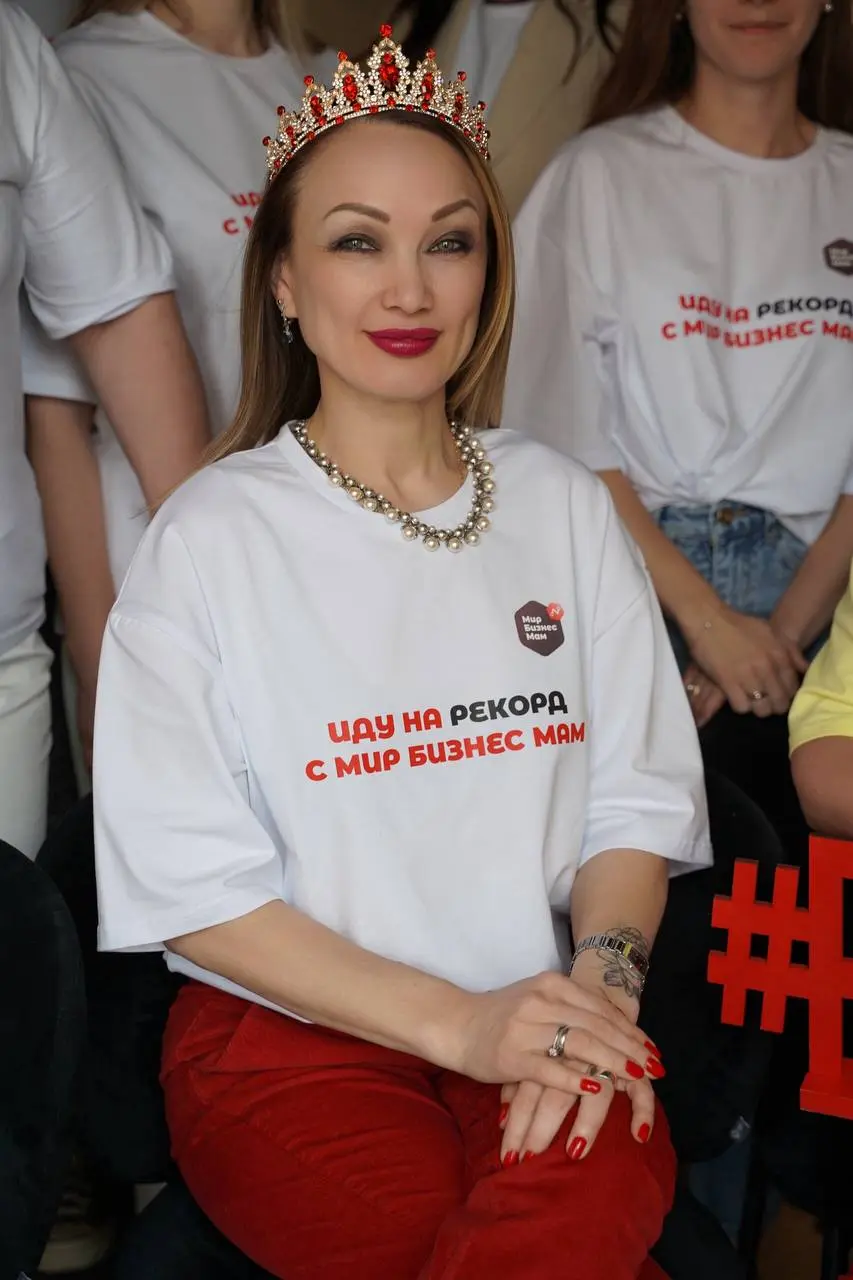 Зима выдалась снежная😜
Машина стоит, работа кипит.
Все планы выездные оставила на сегодня!
Выехала!!! Еду в центр на встречу а потом по стройкам, по стройкам🤪 а хочется корону и в замок⚜️ | Сетка — социальная сеть от hh.ru