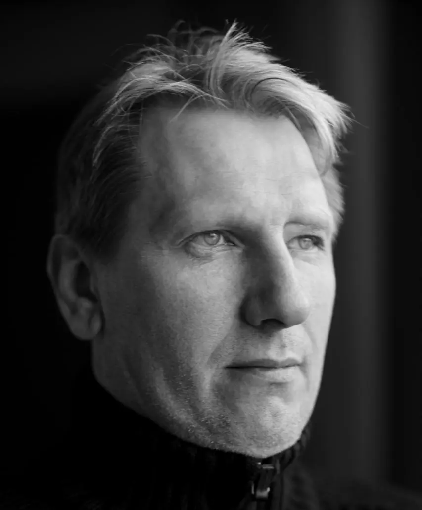 Меня зовут Алексей Куклин, и я в IT с 1999 года. Большую часть этого времени занимаюсь UX, Как говорится "до того как это стало мейнстримом" | Сетка — социальная сеть от hh.ru
