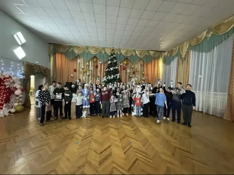 🌟 Волшебство Старого Нового года в Кропоткинском доме-интернате!
Вчера наши замечательные подопечные стали частью настоящего праздника! 🎅
Для детей было организовано яркое и запоминающееся мероприятие... | Сетка — социальная сеть от hh.ru