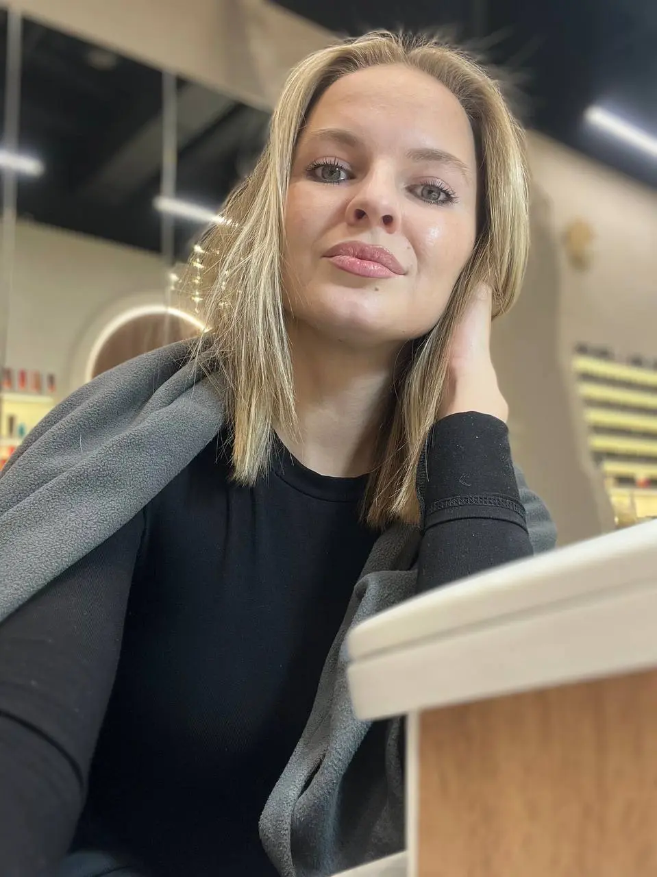 Сегодня была на мероприятии, где
участникам дали простое задание: рассказать о себе через «три проблемы, которые я могу решить своим клиентам»
❌ Большинство не смогли это сделать
Почти все говорили од... | Сетка — социальная сеть от hh.ru