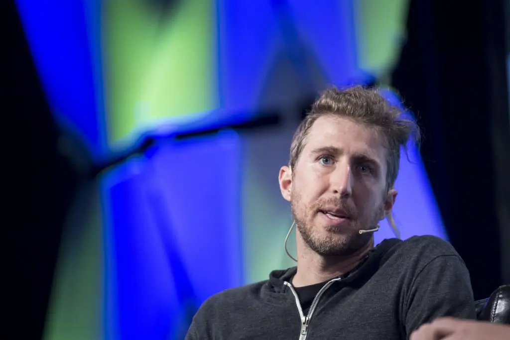 🔐 Signal-создатель запустил приватного чат-бота Confer
Мокси Марлинспайк представил Confer — зашифрованного AI-ассистента, который не может шпионить за пользователями | Сетка — социальная сеть от hh.ru