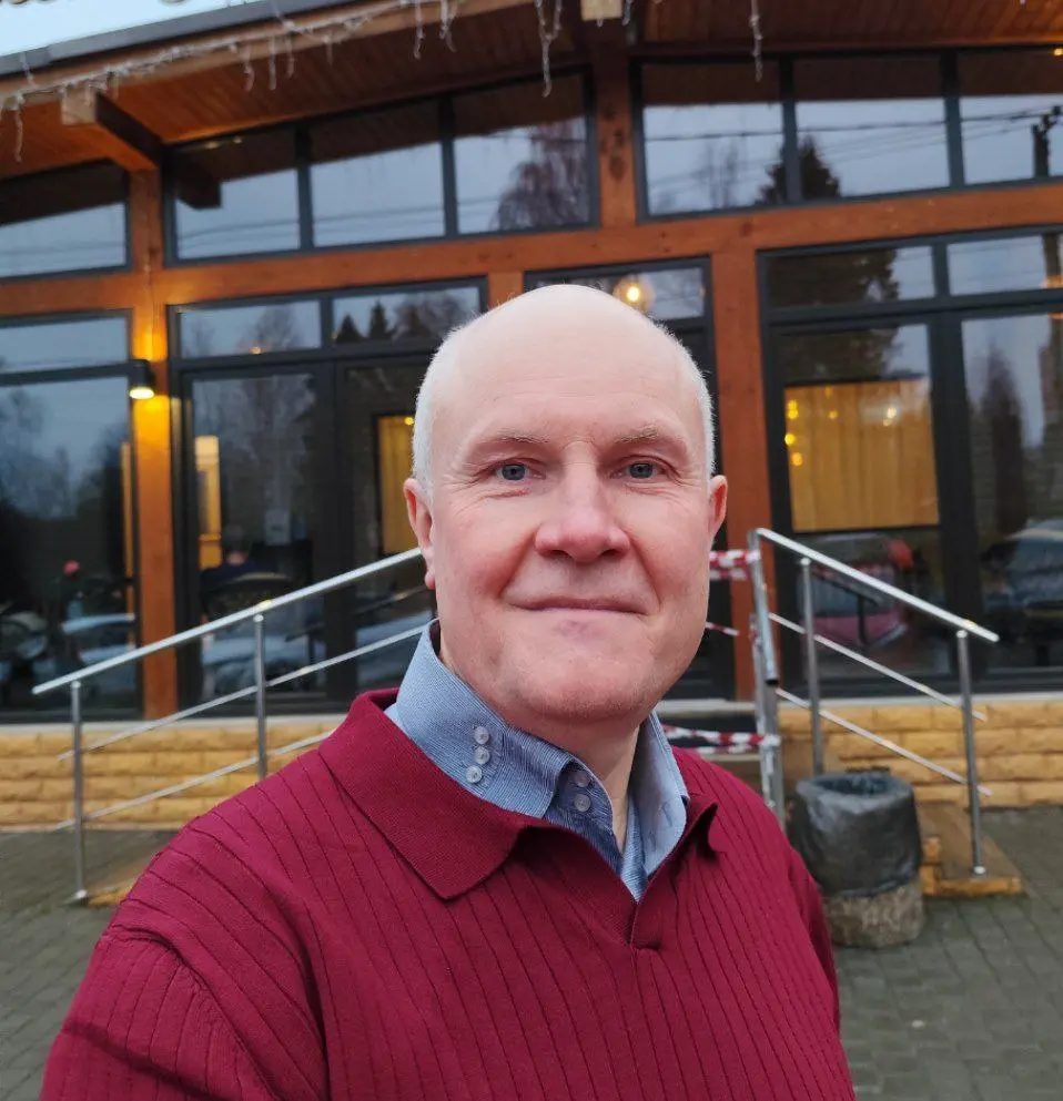 ТРЕВОГА — ЭТО ВИРУС. И ВЫ — ЕГО ПЕРЕНОСЧИК
Вы думаете, ваша паника на совещании это «ваша проблема»?
Нет.
Это тревога вашей матери, которая 20 лет назад кричала: «Ты не достоин!» | Сетка — социальная сеть от hh.ru