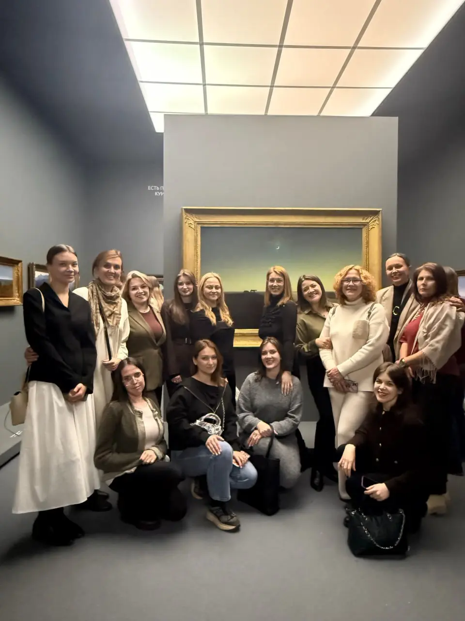 🖼 Я поведу тебя в «Иллюзию света»
Вчерашний вечер после рабочего дня сменился миром гениальных световых иллюзий! В рамках программы заботы о сотрудниках Екатерина Овчинникова, СЕО ГК "А.Н.Т | Сетка — социальная сеть от hh.ru