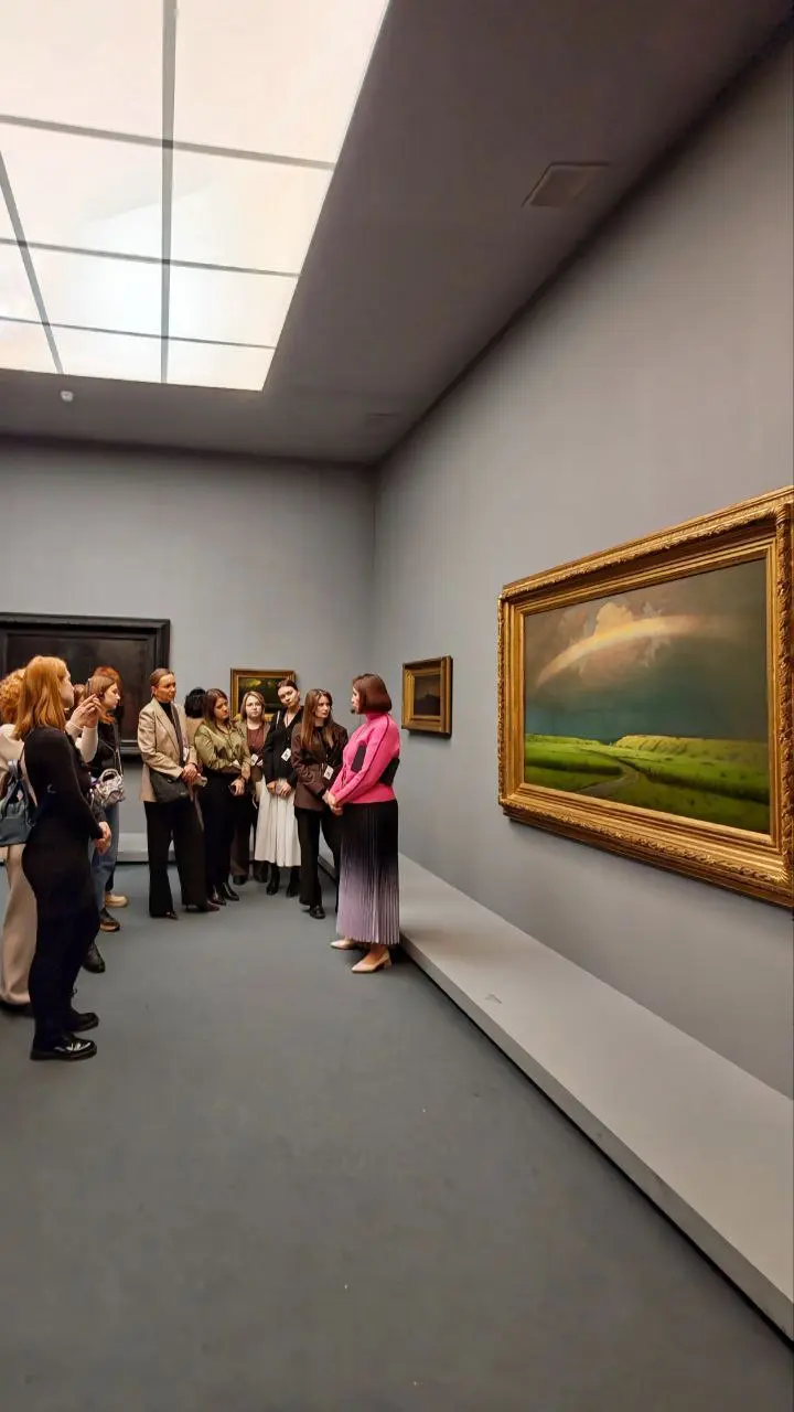 🖼 Я поведу тебя в «Иллюзию света»
Вчерашний вечер после рабочего дня сменился миром гениальных световых иллюзий! В рамках программы заботы о сотрудниках Екатерина Овчинникова, СЕО ГК "А.Н.Т | Сетка — социальная сеть от hh.ru