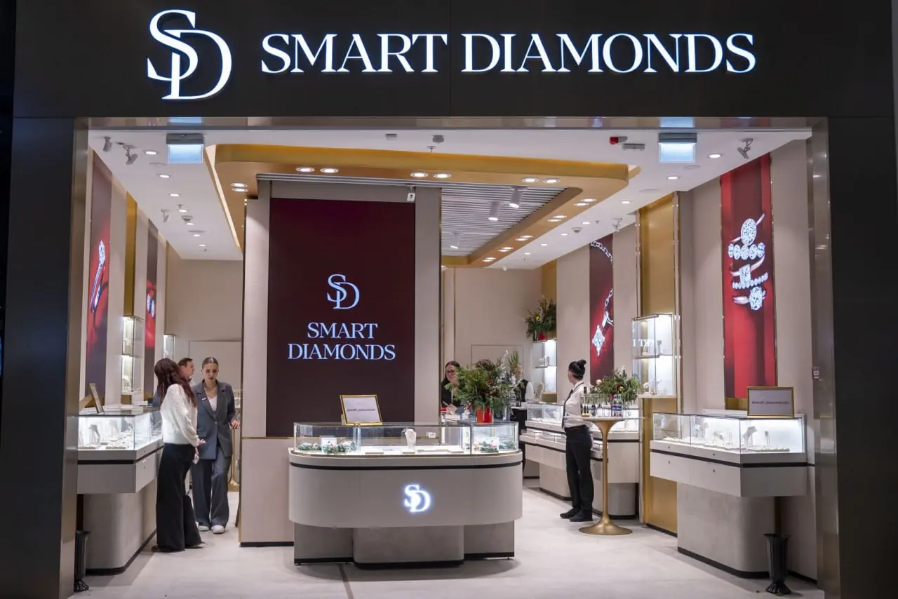 Компания «585 Золотой» запустила сеть ювелирных магазинов Smart Diamonds
Бренд ювелирных украшений с лабораторными бриллиантами Smart Diamonds от компании «585 Золотой» открыл свои первые офлайн-точки... | Сетка — социальная сеть от hh.ru