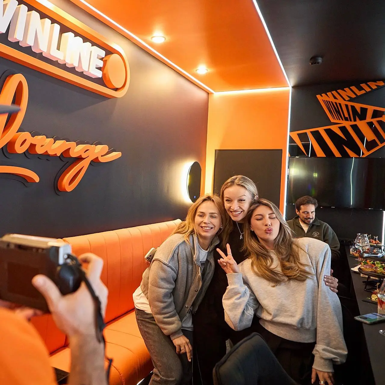 🔝 WINLINE открыл 5-й VIP-Lounge!
БК сделала брендированную випку в Казани на стадионе Ак Барса | Сетка — социальная сеть от hh.ru