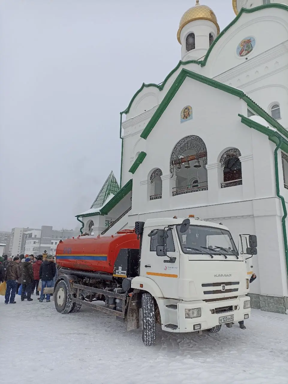 ГК «Росводоканал» ежегодно помогает храмам в дни православного праздника Крещения
⭕Для предприятий ГК это стало доброй традицией | Сетка — социальная сеть от hh.ru
