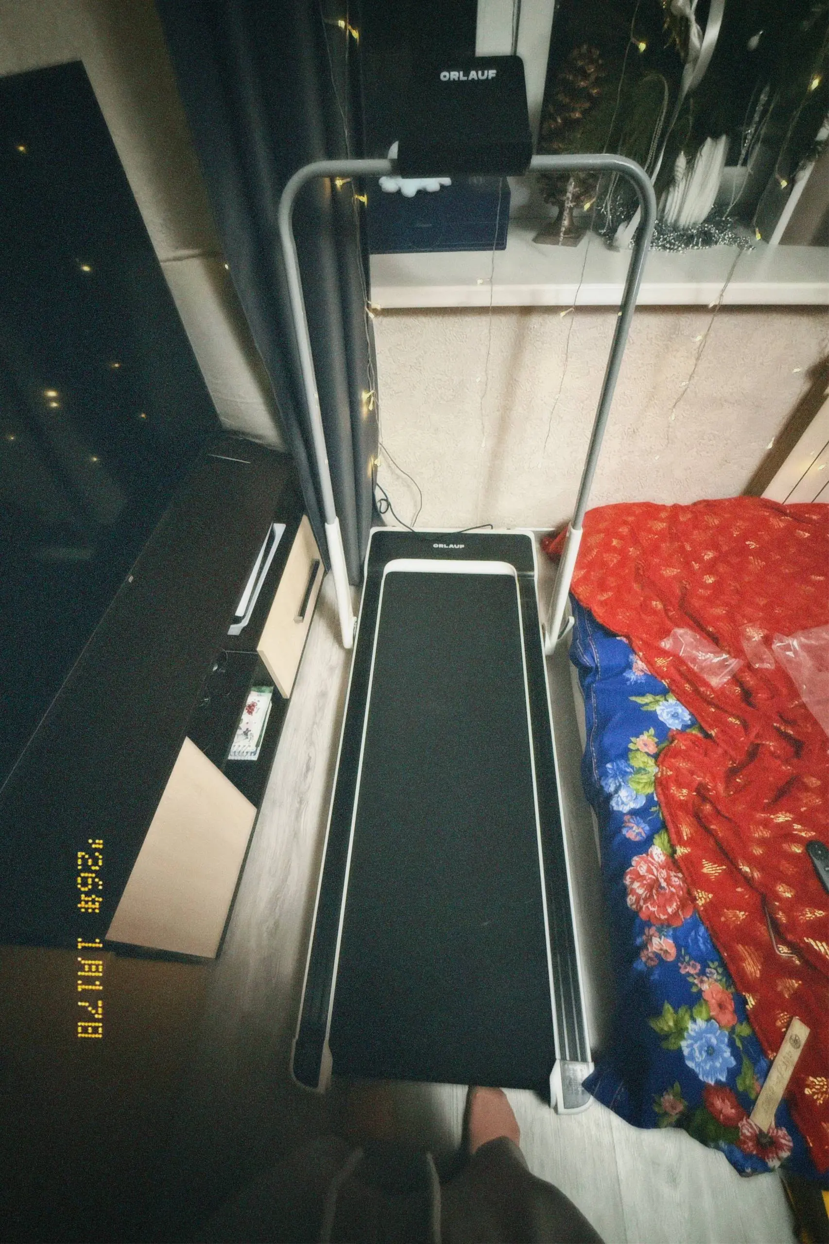 Да, вот такой у меня теперь агрегат)
Работая за компом, очень не хватает движения, исправляю это беговой дорожкой + Макс будет бегать, когда плохая погода на улице
К дорожке я добавляю занятия пилатес... | Сетка — социальная сеть от hh.ru