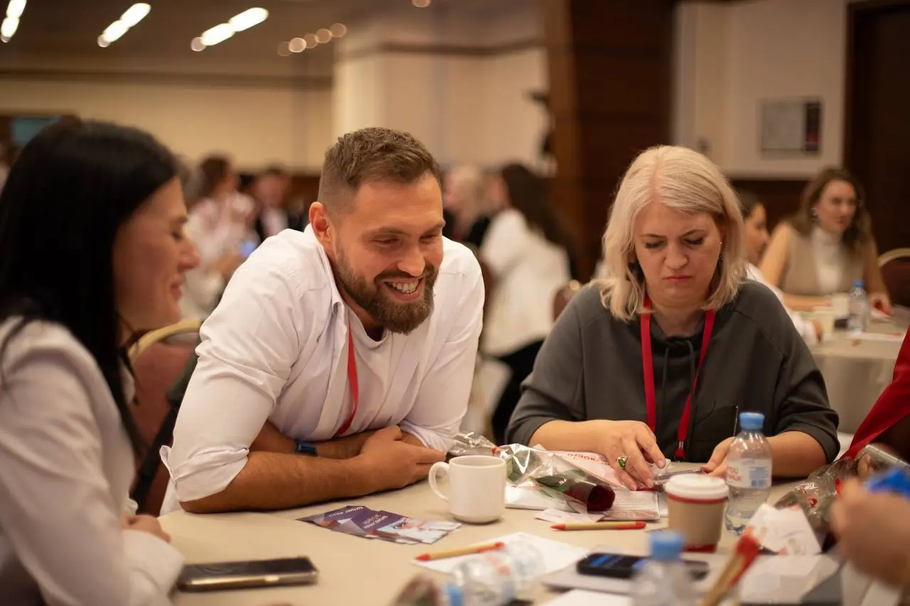 Дорогие друзья, мы вводим новую рубрику «Вопрос-ответ», в которой будем отвечать на частые вопросы про нетворкинг | Сетка — социальная сеть от hh.ru