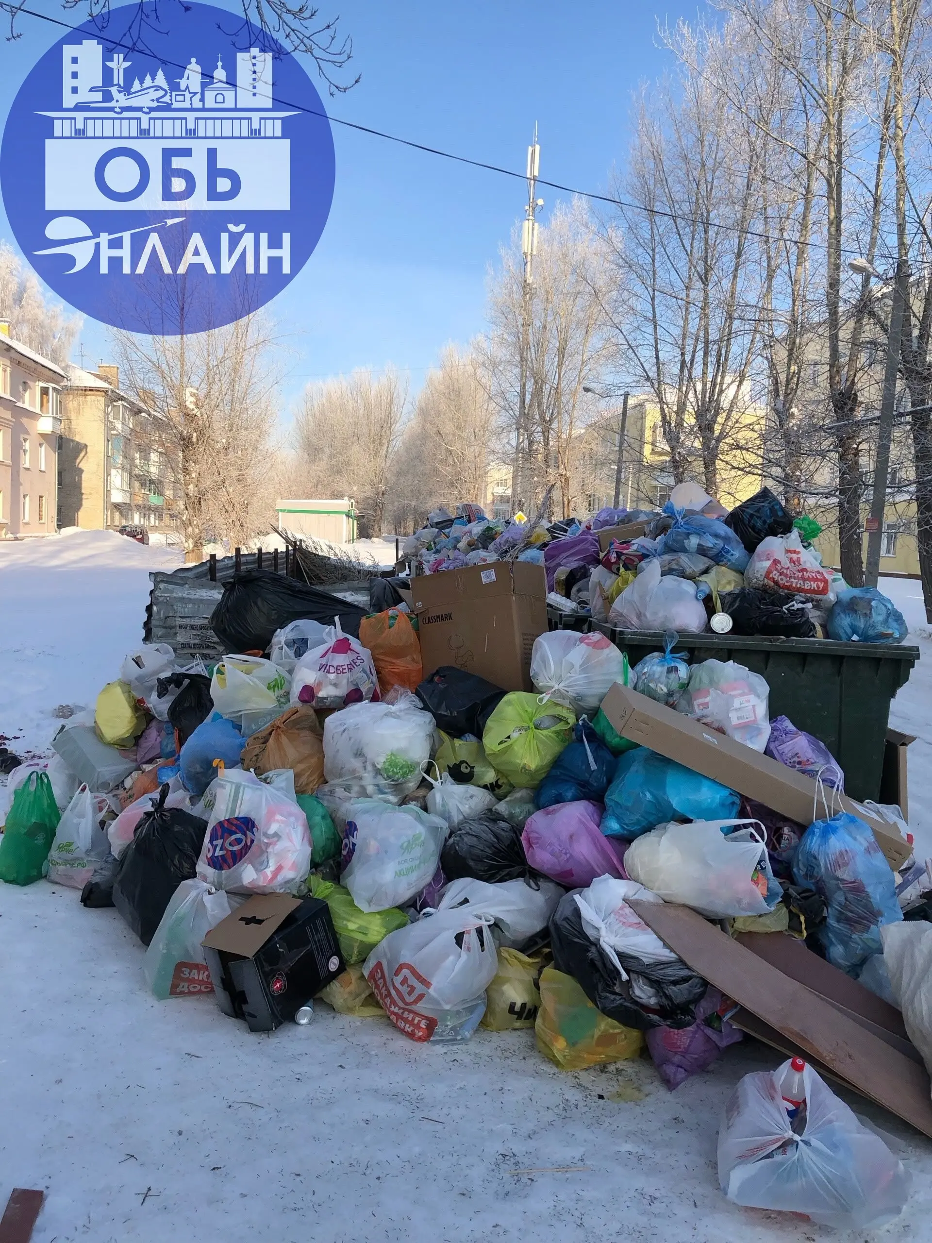 ↗ Напротив ЖКО Аэропорта, 2. Все контейнеры переполнены, люди уже просто складывают рядом
vk.ru
Подробнее на https://vk.com/ob.gorod
#городобь #городобьонлайн #толмачево | Сетка — социальная сеть от hh.ru