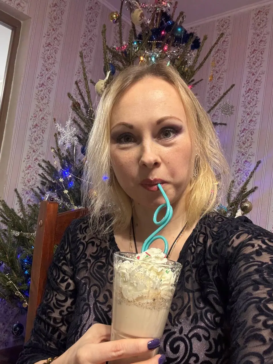 Ну что друзья, со всеми наступившими праздниками)))
Они прошли у меня просто супер- пупер- бомбически, в отличии от предыдущих лет 🔥
А как у вас? | Сетка — социальная сеть от hh.ru
