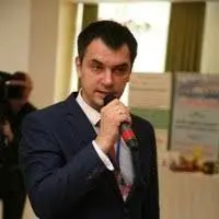Я занимаюсь обучением психологии команд более 22 лет.
Первый бизнес-тренинг я провел в возрасте 22 лет. За это время я сотрудничал с 153 компаниями России (цифра растет) | Сетка — социальная сеть от hh.ru