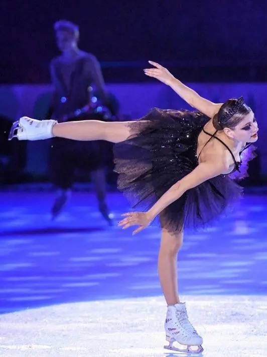 ⛸ Бесплатные ледовые шоу Евгения Плющенко
До 23 февраля
На фестивальной площадке «Теплый Стан» покажут постановки от легендарного российского фигуриста | Сетка — социальная сеть от hh.ru