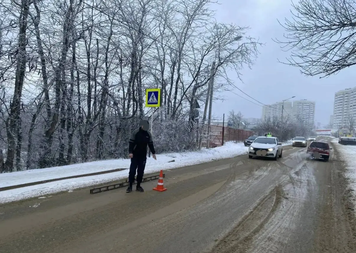 В Ставрополе 22-летний водитель сбил 12-летнюю школьницу на пешеходном переходе
Девочка с полученными травмами была госпитализирована | Сетка — социальная сеть от hh.ru