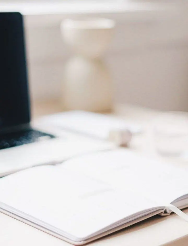 Если деньги не держатся — это не случайность
Деньги редко «просто исчезают».
Они уходят, потому что так устроено внутри | Сетка — социальная сеть от hh.ru