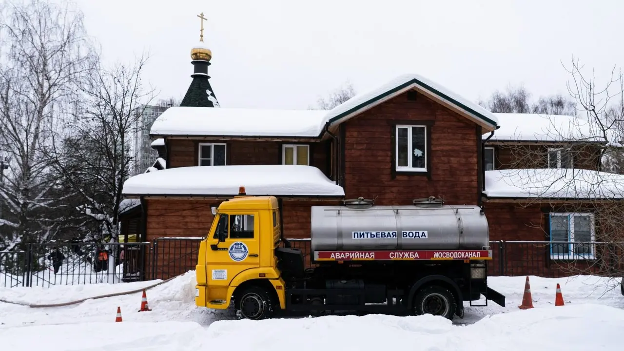 👷‍♂Мосводоканал участвует в великом празднике Крещения Господня, обеспечивая доставку питьевой воды в храмы и церкви для заполнения емкостей и купелей | Сетка — социальная сеть от hh.ru