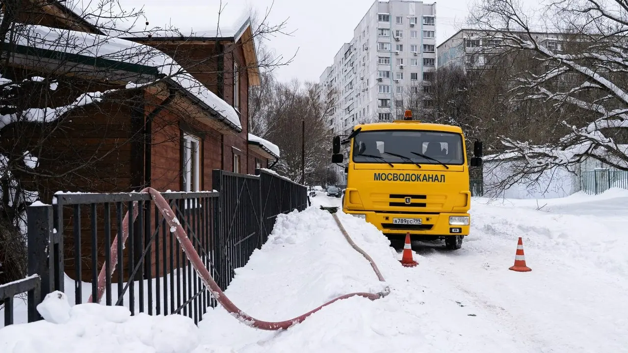 👷‍♂Мосводоканал участвует в великом празднике Крещения Господня, обеспечивая доставку питьевой воды в храмы и церкви для заполнения емкостей и купелей | Сетка — социальная сеть от hh.ru