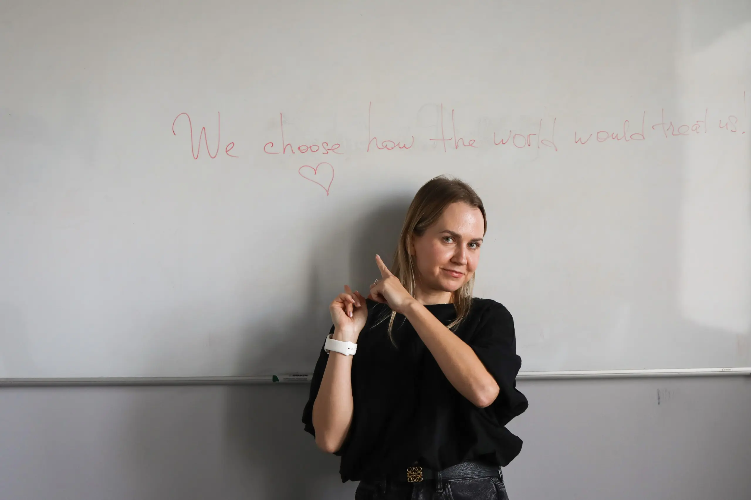 В свободное время она сводит музыку, собирает сообщество единомышленников в маленькой деревне, чтобы построить дорогу, изучает психологию и путешествует. А на работе – превращает хаос в структуру | Сетка — социальная сеть от hh.ru