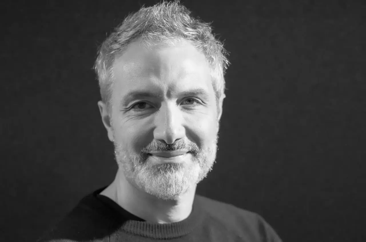Генеральный директор Bottega Veneta Бартоломео Ронгоне покидает пост генерального директора и переходит в Moncler, где будет генеральным директором | Сетка — социальная сеть от hh.ru