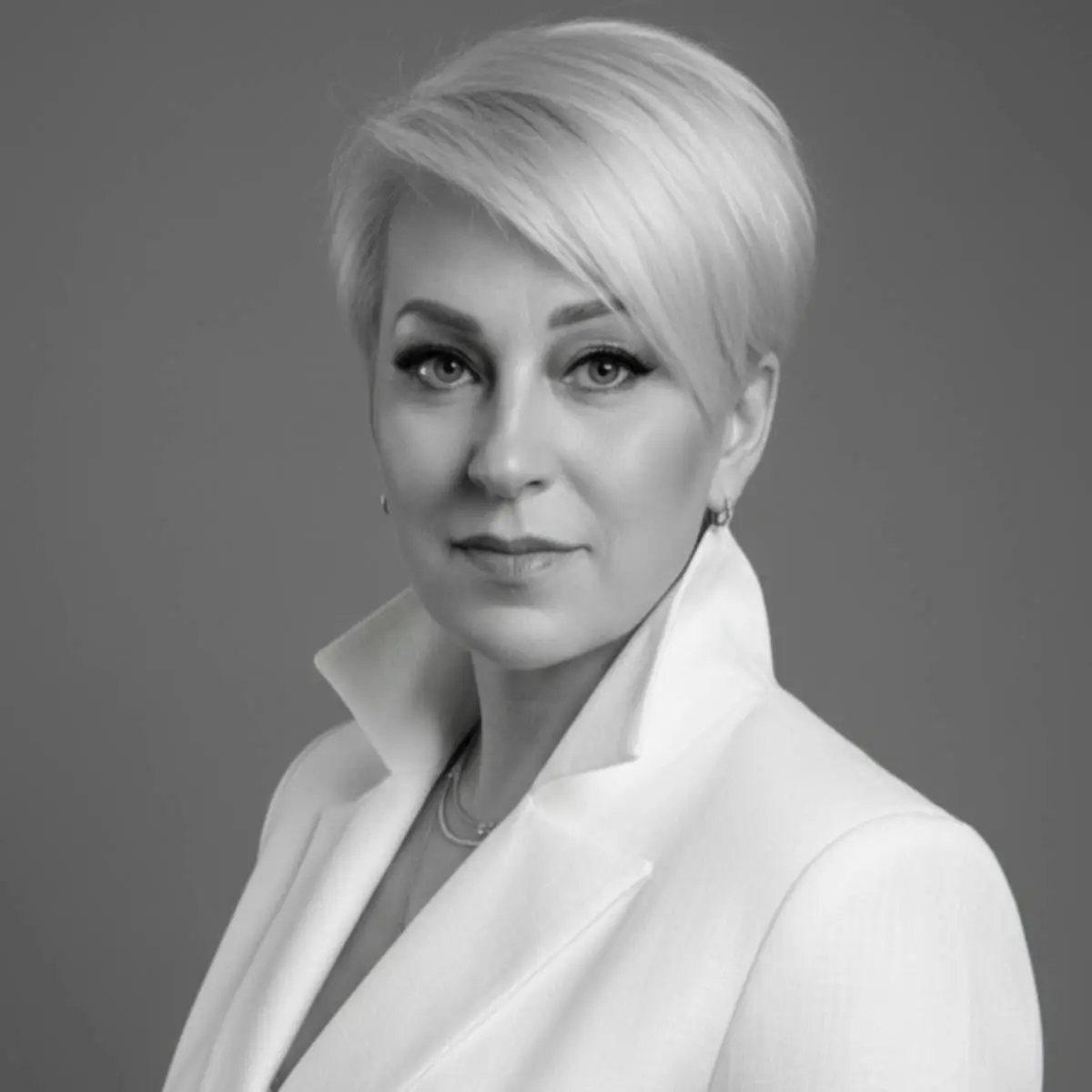 Елена Улькер