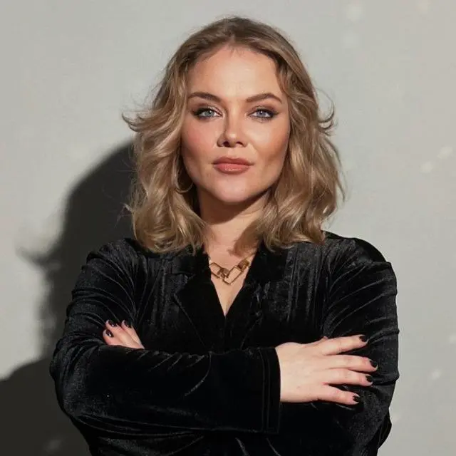🧭 Профориентация — это не только тесты
Частью моего курса профориентации подростков всегда являются встречи с реальными профессионалами | Сетка — социальная сеть от hh.ru