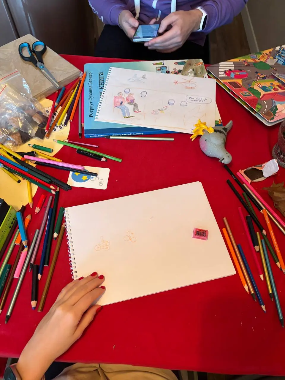 А так можно было?!
Поделюсь своим жизненным инсайдом.
У меня есть дочь — ей 3 с половиной, почти 4 года (цитата). В ноябре 2025 года мы с женой вдвоём ездили в отпуск | Сетка — социальная сеть от hh.ru