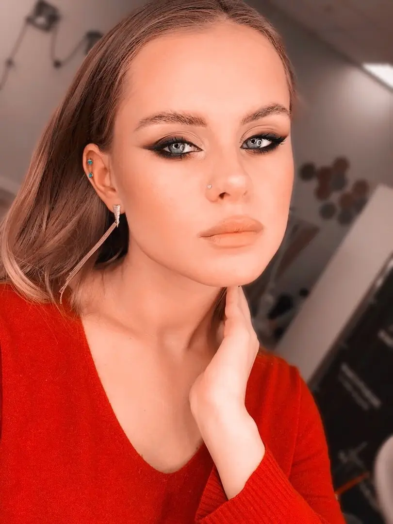 Anna Petrukhina | Сетка — социальная сеть от hh.ru