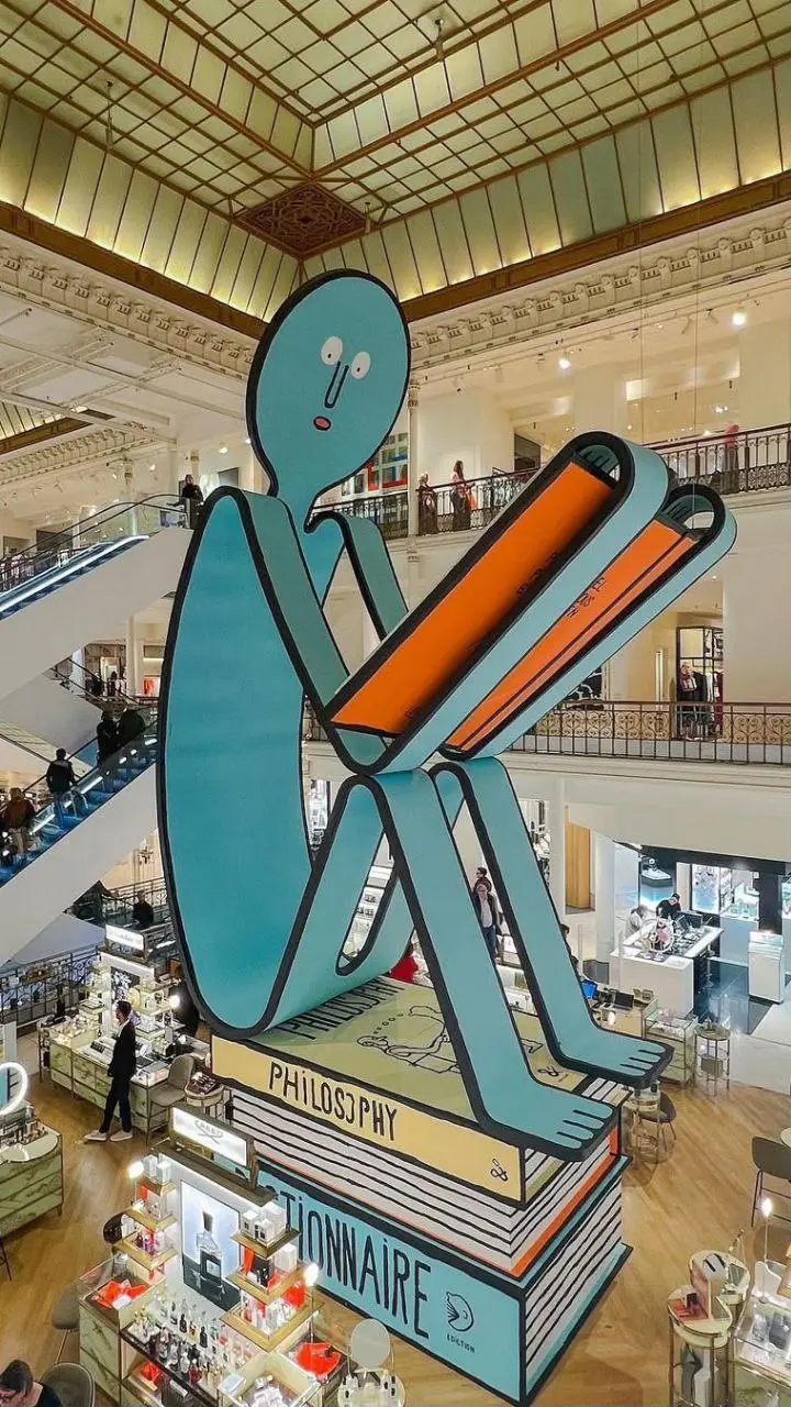 Креативный директор Jae Huh и художник Jean Jullien познакомились в 2006 году на обучении в Central Saint Martins и быстро стали друзьями и партнёрами в творческих проектах | Сетка — социальная сеть от hh.ru