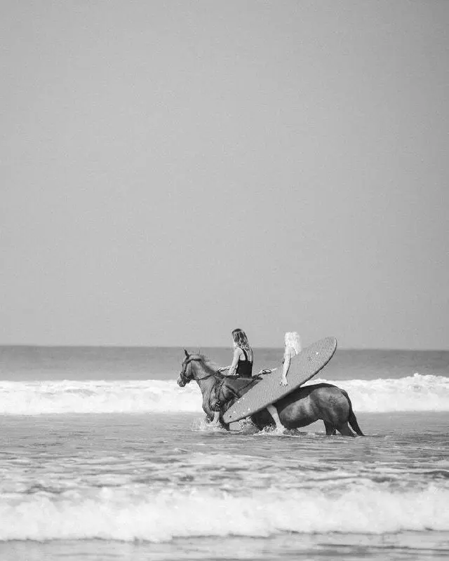 © Aнна Корягoва: Иногда лучший пункт в плане на день — вообще не иметь плана.
Выделить сутки только для себя. Без гонки и обязательств. Встать тогда, когда проснётся тело, а не телефон | Сетка — социальная сеть от hh.ru