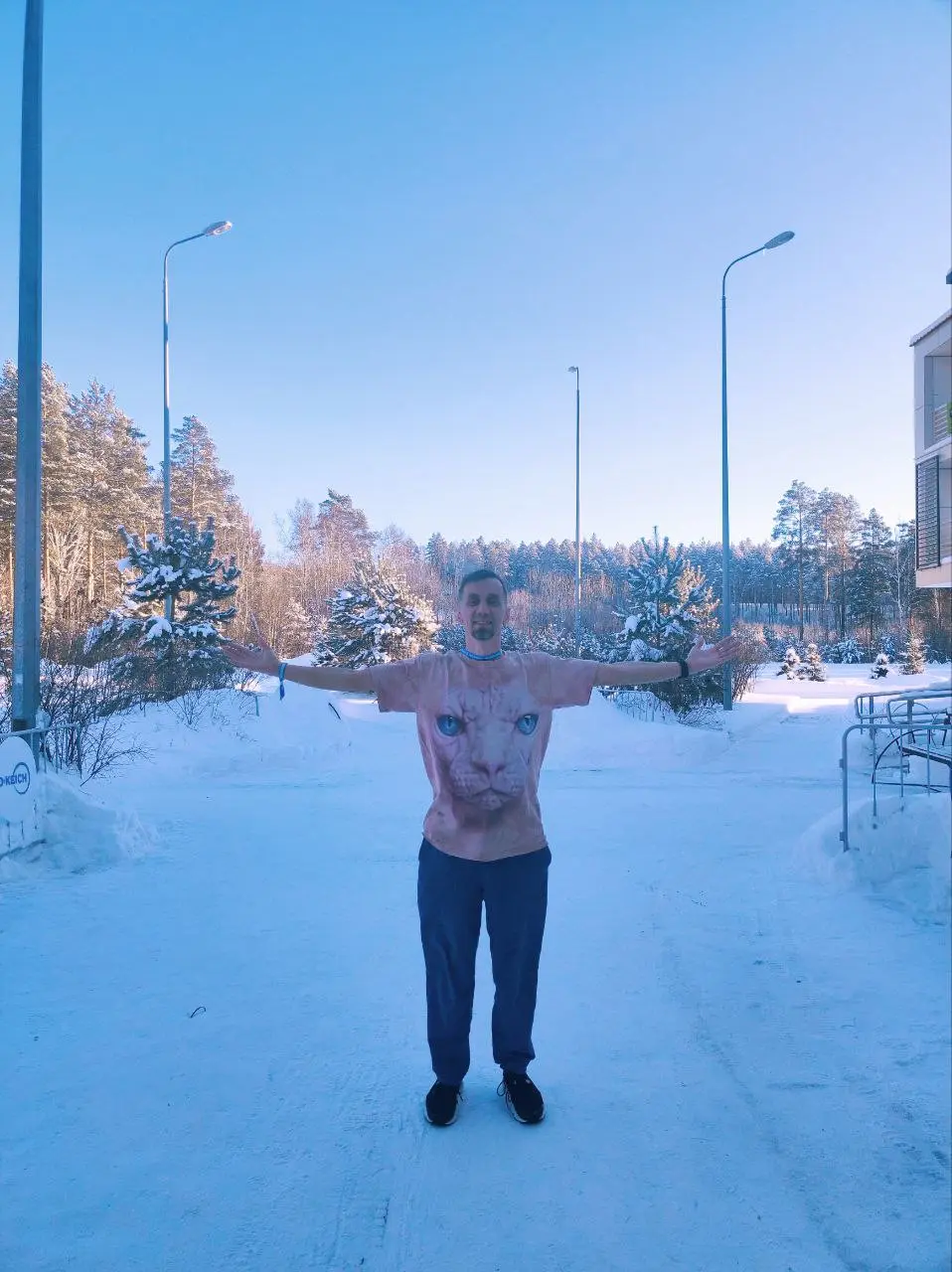 Уехал в Тюмень в дизайнерский лагерь 🙏 Мультибрендинг
В этом посте были ссылки, но мы их удалили по правилам Сетки | Сетка — социальная сеть от hh.ru