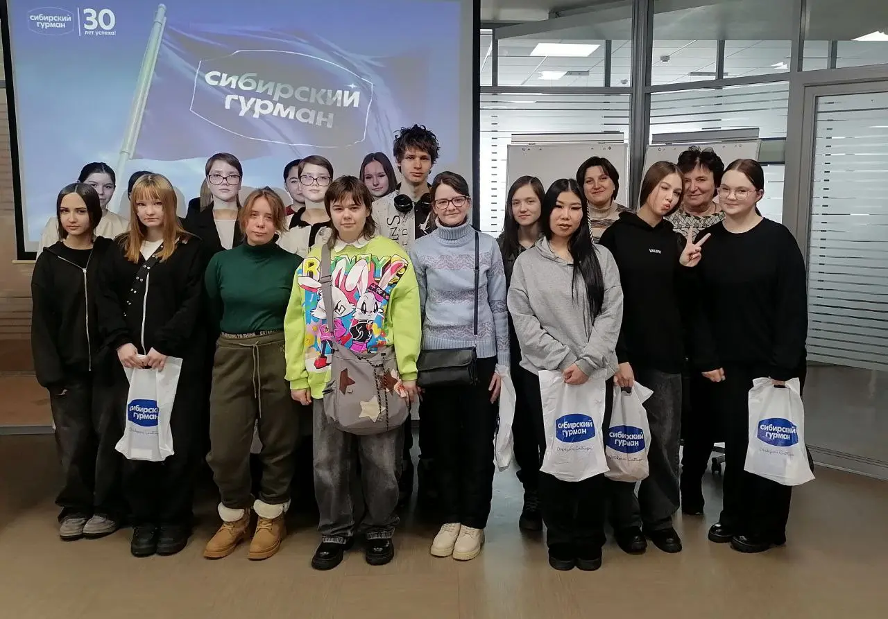Из аудитории — в цех! Студенты-технологи побывали в гостях у «Сибирского Гурмана»
Сегодня на нашем производстве было особенно оживленно! К нам в гости пришли будущие коллеги — студенты-технологи Новос... | Сетка — социальная сеть от hh.ru
