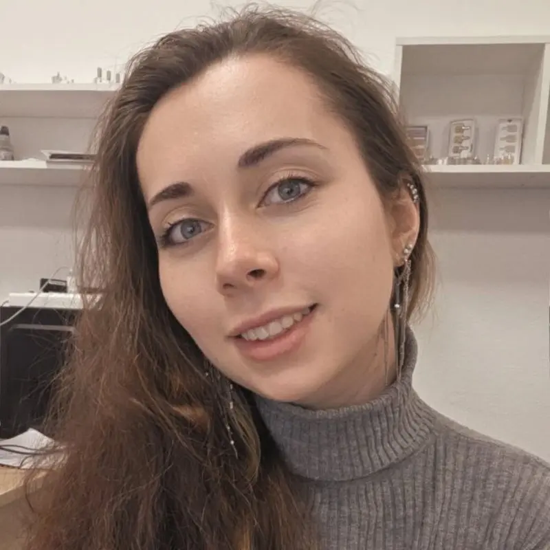 Илена Менеджер | Сетка — социальная сеть от hh.ru