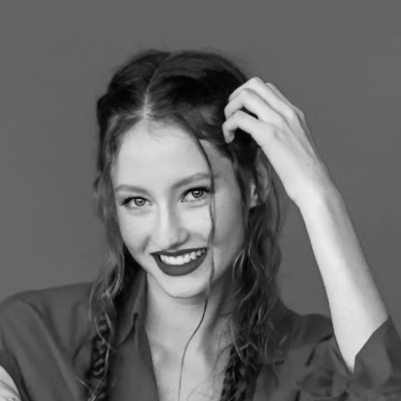 Анна Гольцер