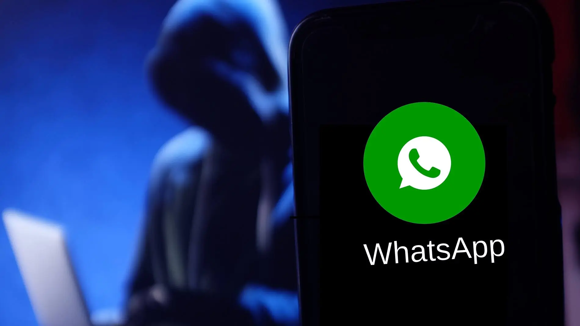 Внимание! Появилась новая форма мошенничества через WhatsApp
В последнее время в России участились случаи мошеннических действий, когда злоумышленники предлагают пользователям загрузить якобы обновлён... | Сетка — социальная сеть от hh.ru
