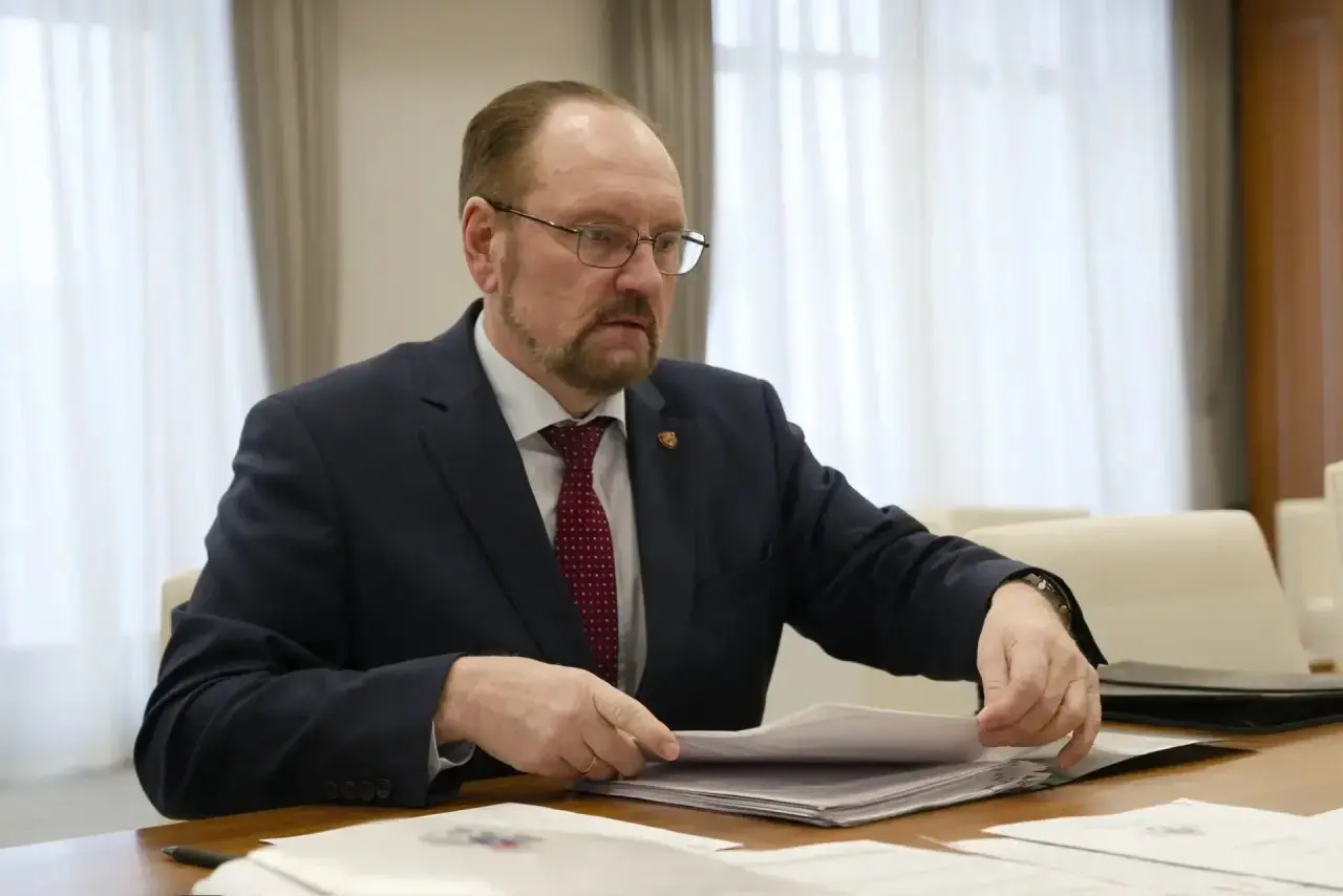 Министр строительства и ЖКХ РФ Ирек Файзуллин провел рабочую встречу с начальником Главгосэкспертизы России Игорем Маныловым
➡️ Обсудили ключевые направления развития института государственной эксперт... | Сетка — социальная сеть от hh.ru