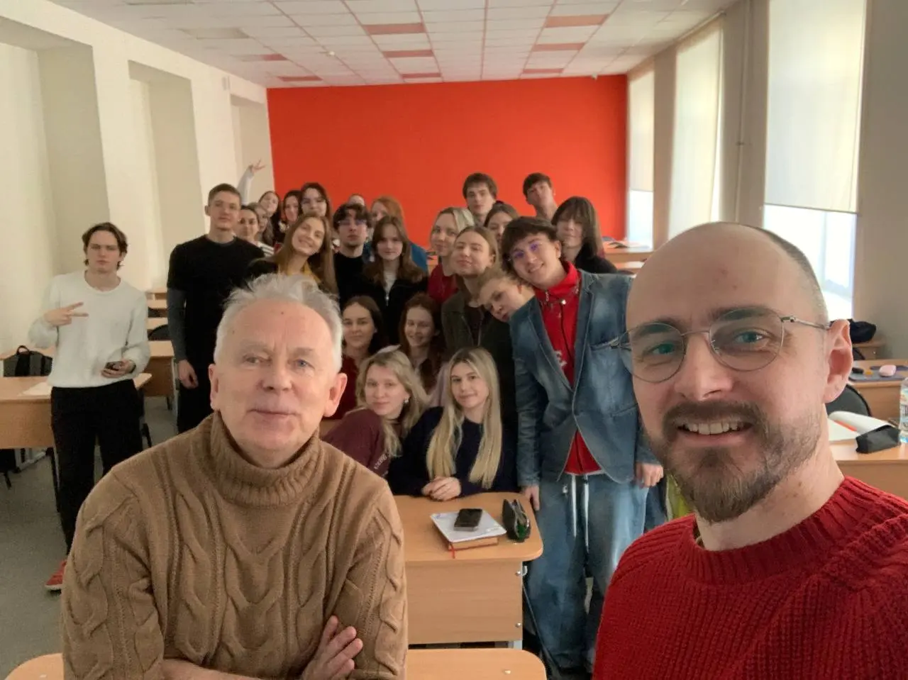 Олег Ощепков пригласил в ВШЭ рассказать о том как работает брендинговое агентство. Рассказал с удовольствием) | Сетка — социальная сеть от hh.ru
