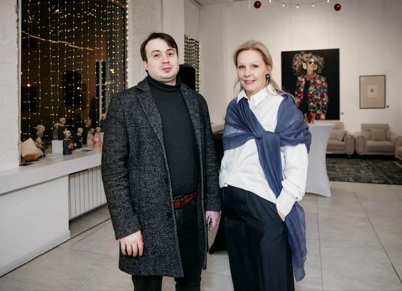 19 декабря журнал WA и Volkhonka Art Project собрали гостей в «Столичной галерее художников», чтобы открыть выставку Fashion in Art, отпраздновать день рождения журнала и представить его зимний номер | Сетка — социальная сеть от hh.ru