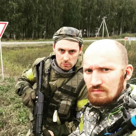 Нашёл в ленте свой 2016 год 🧨
— Так я выглядел: молодой, голодный, с горящими глазами из Екатеринбурга | Сетка — социальная сеть от hh.ru