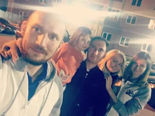 Нашёл в ленте свой 2016 год 🧨
— Так я выглядел: молодой, голодный, с горящими глазами из Екатеринбурга | Сетка — социальная сеть от hh.ru