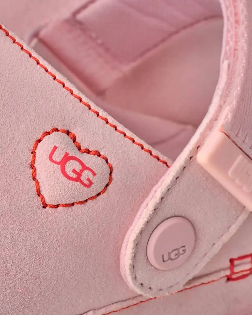 Crocs дропнули романтично-симпатичную коллекцию ко Дню святого Валентина | Сетка — социальная сеть от hh.ru