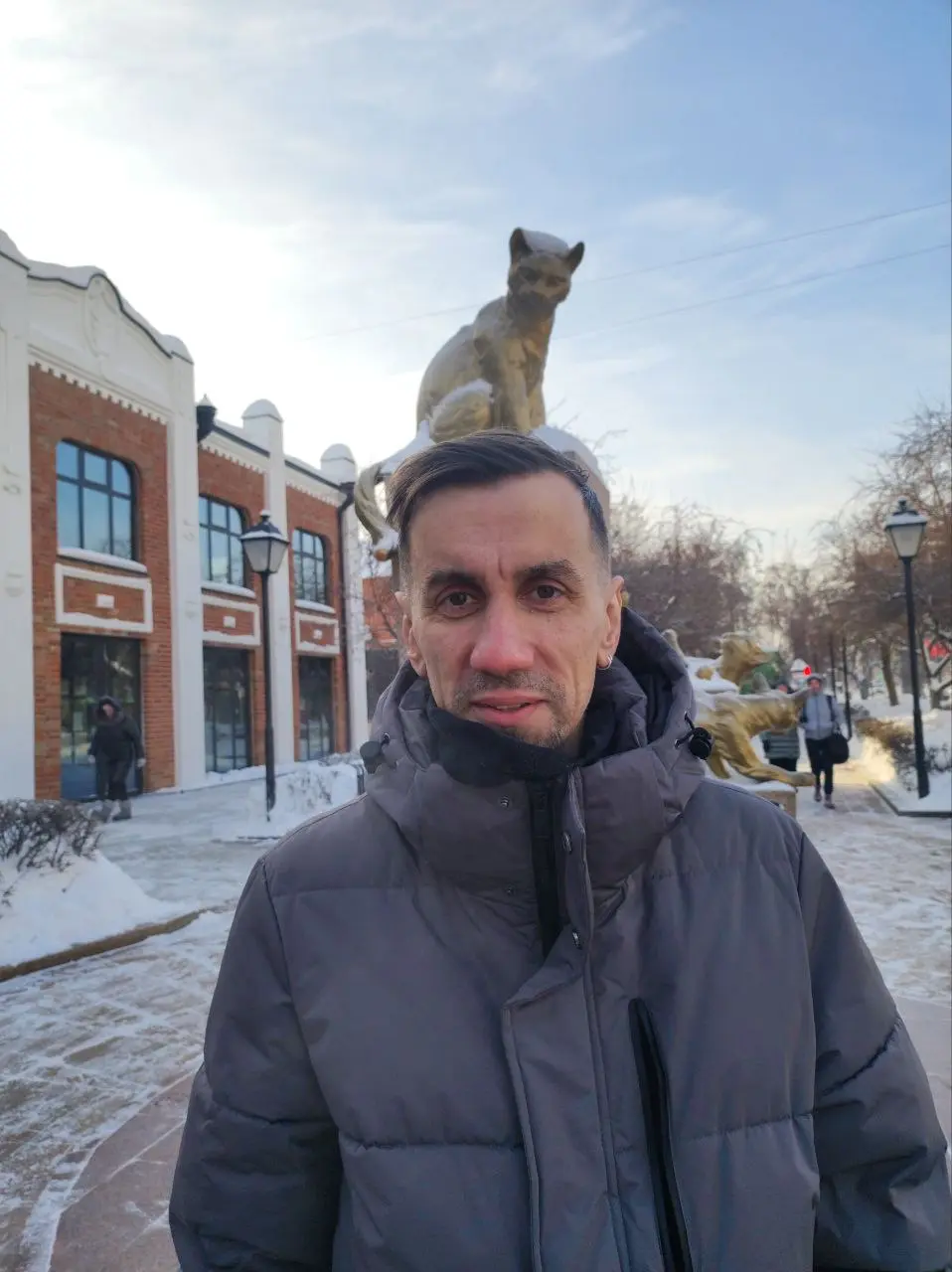 В Тюмени были стабильные минус тридцать. В такую погоду без шапки никак
~
За #monumentcap
иди в избу | Сетка — социальная сеть от hh.ru