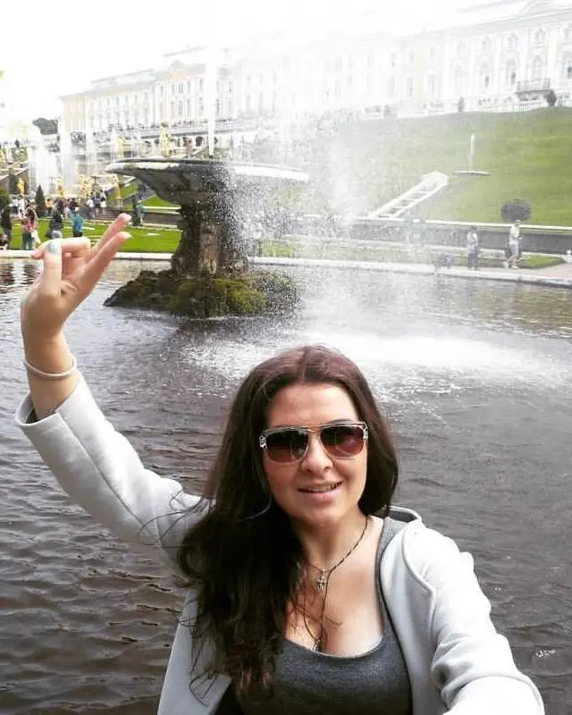 Если бы вы увидели меня в 2016 году, то не узнали. Мне 27 лет, я только пришла в Сидорин Лаб на должность аккаунт-менеджера. Покупаю квартиру в ипотеку и много времени провожу с близкими | Сетка — социальная сеть от hh.ru