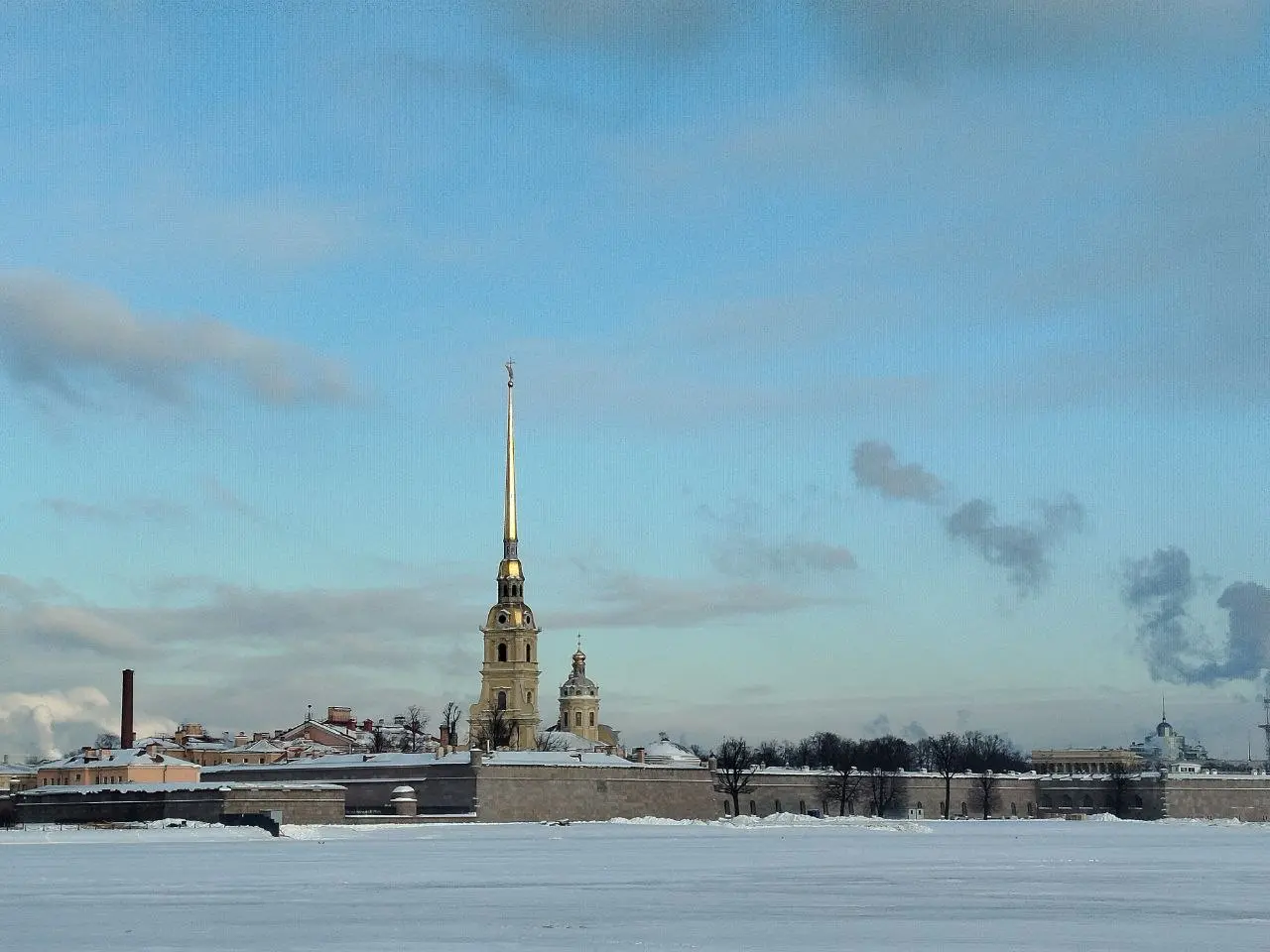 Традиционно, фоточки Питерского вайба😎
А если серьёзно, я поехала в Питер, чтобы:
1. Поразмыслить и побыть наедине с собой
2. Встретиться с некоторыми людьми
3 | Сетка — социальная сеть от hh.ru