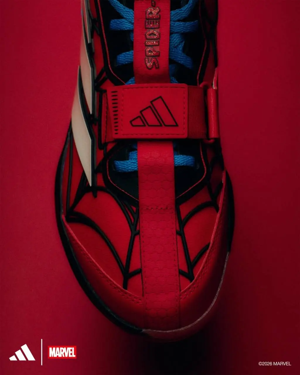 Adidas дропнул настоящие кроссовки Человека-Паука. Это модель Adizero edge, которая выполнена в фирменных красно-черно-синих цветах паучка. Стоит одна пара 200 долларов (15 тысяч рублей) | Сетка — социальная сеть от hh.ru