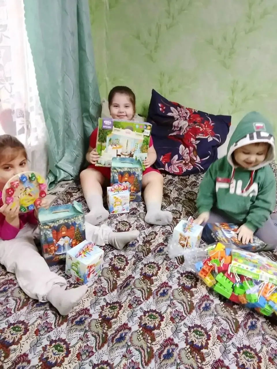 🎄 #НовогоднийПроектЗавершён #ДеткиПолучилиПодарки 🎁
Спасибо огромное всем неравнодушным людям, благодаря вам дети из многодетных и малообеспеченных семей получили новогоднюю сказку!
❗Каждый подарок до... | Сетка — социальная сеть от hh.ru