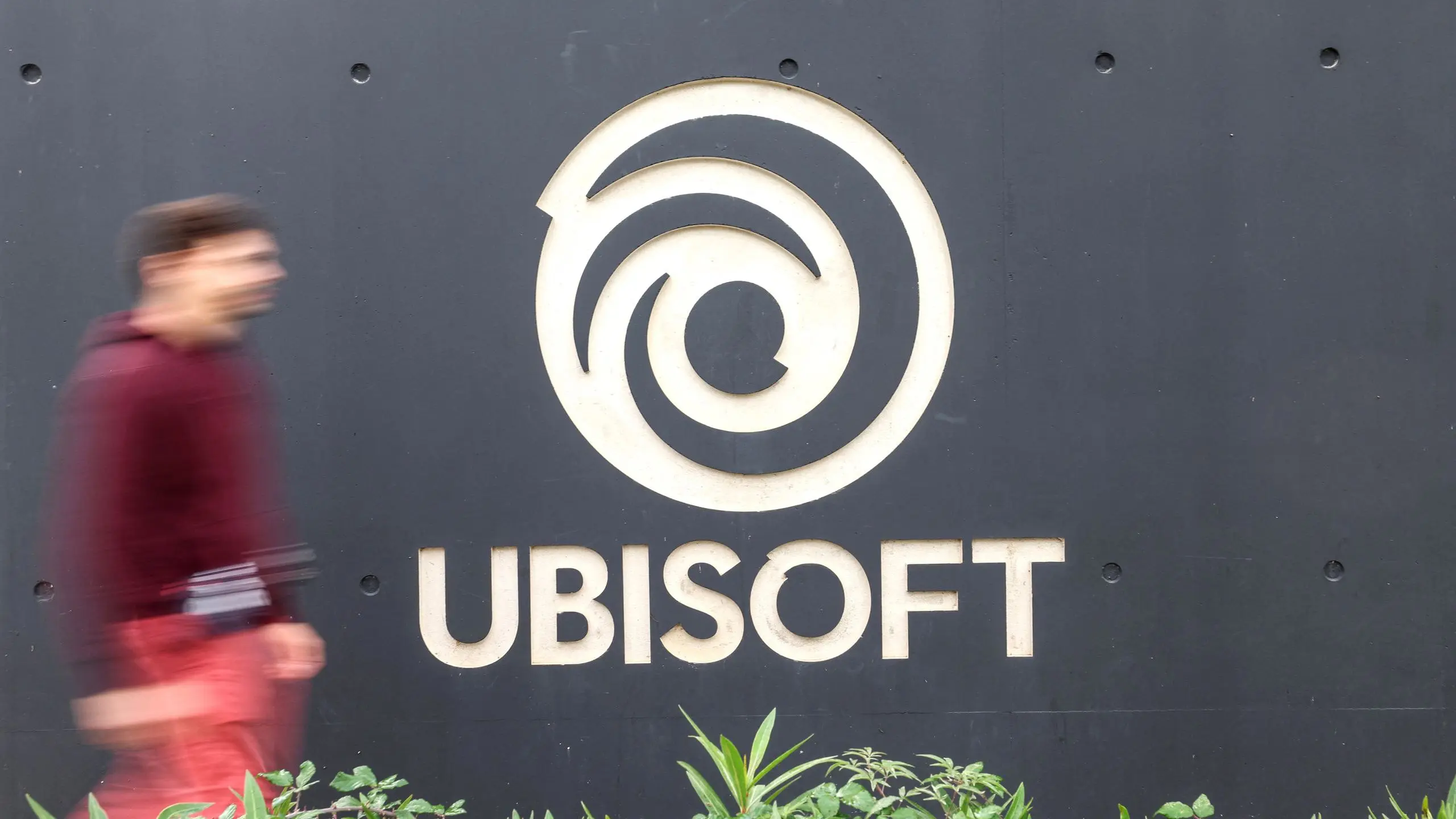 Ubisoft предлагает 200 сотрудникам уйти добровольно 🔄
Компания Ubisoft планирует сократить до 200 сотрудников своего парижского офиса через программу добровольного ухода, чтобы избежать прямых увольне... | Сетка — социальная сеть от hh.ru