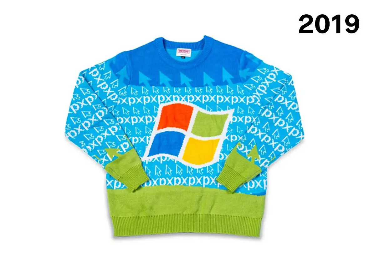 Уродливые свитеры от Microsoft
Я – живой свидетель того, как мерч компании может осчастливить людей.
Но давайте представим, что компания выпускает максимально уродливый мерч — допустим, свитер | Сетка — социальная сеть от hh.ru