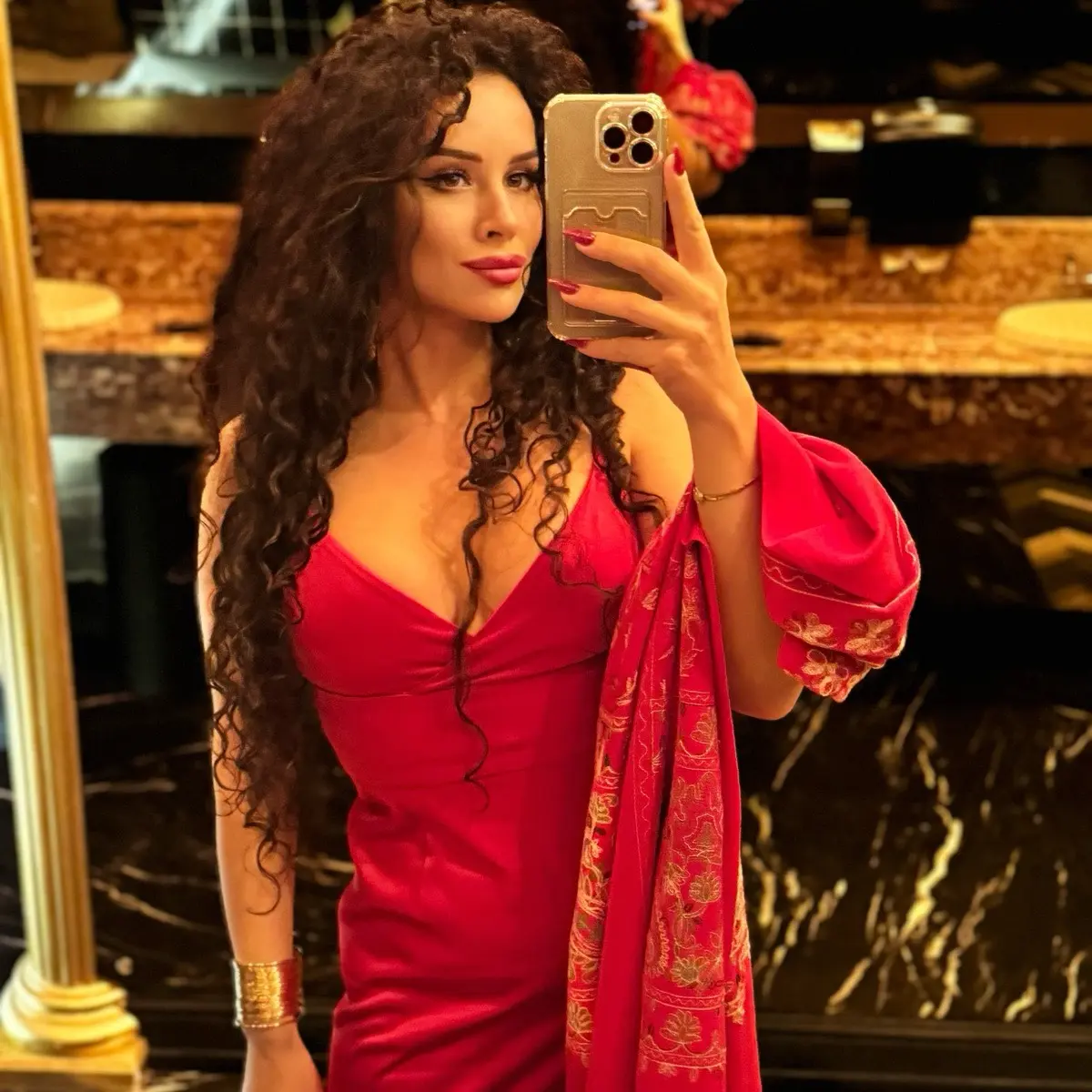 Марина Абасова