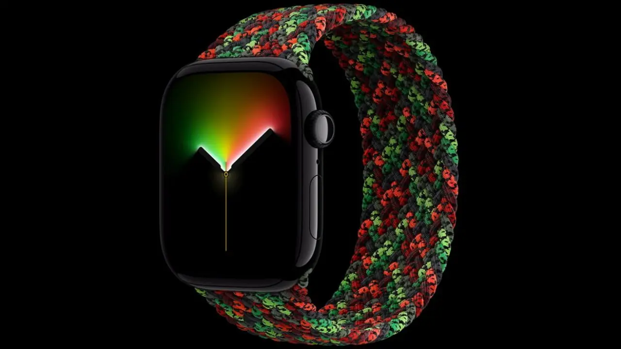 Apple выпустила новый ремешок по случаю Black History Month. Его разработали чёрные дизайнеры, а орнамент выполнен в цветах панафриканского флага освобождения — красного, чёрного и зелёного | Сетка — социальная сеть от hh.ru